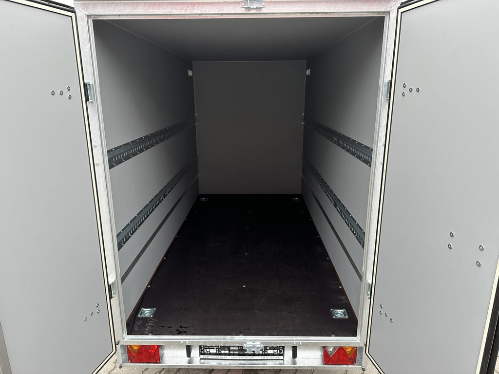Anhänger conteneur Furgon BOX Temared zu deux essieux  750 kg