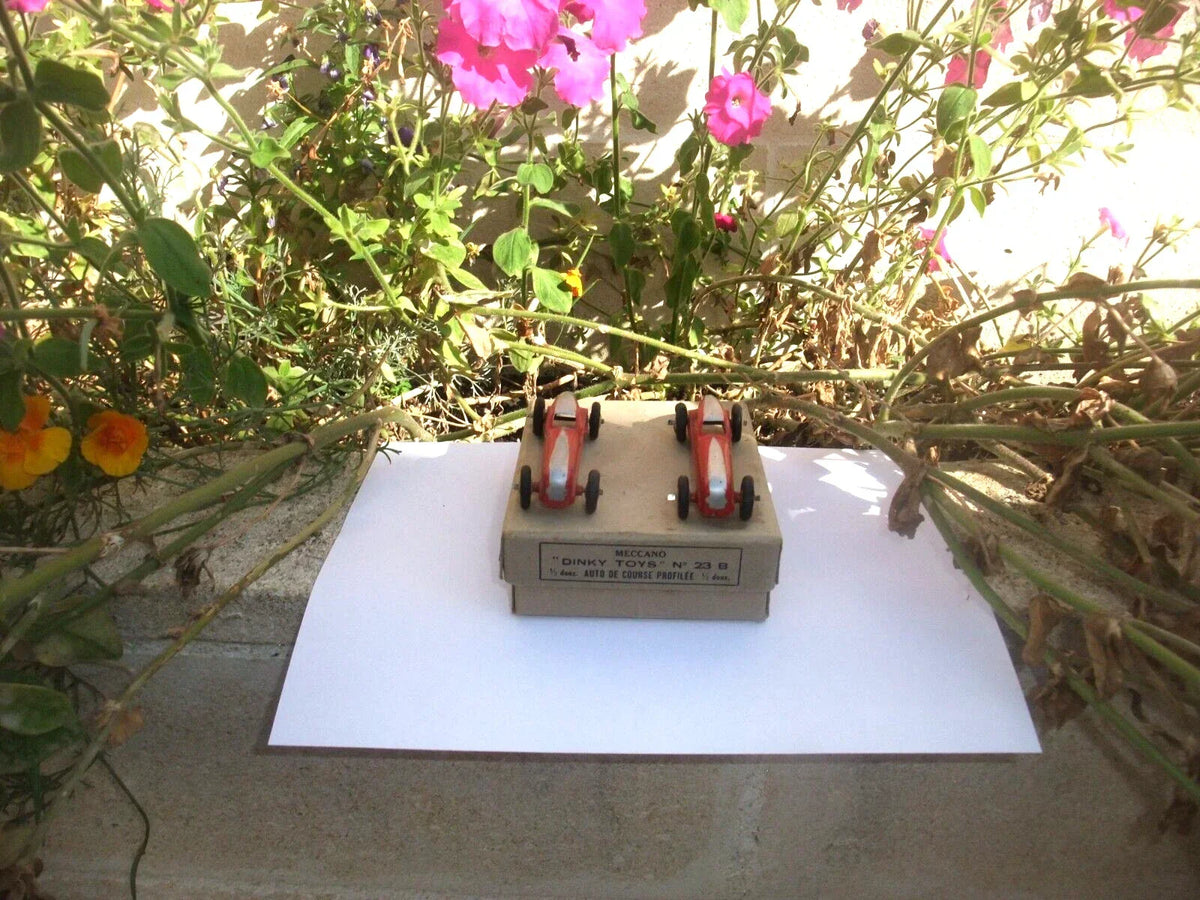 BOITE DE 6 + 2 DINKY FR 23 B RENAULT AUTO DE COURSE