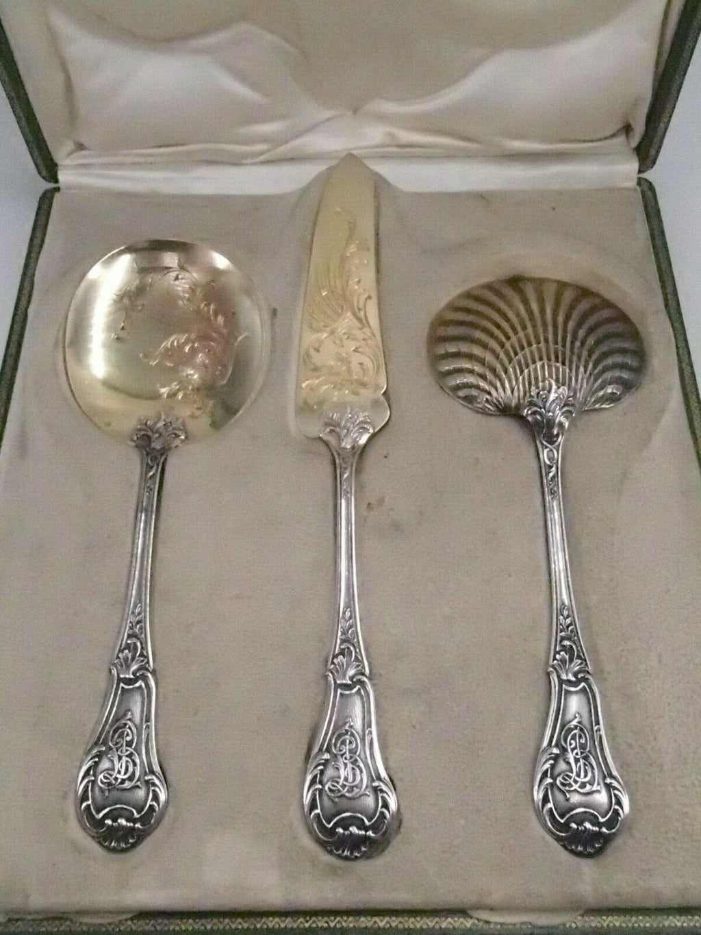 COFFRET COUVERTS A GLACE ET PELLE A FRAISES ARGENT VERMEIL POINCON MINERVE