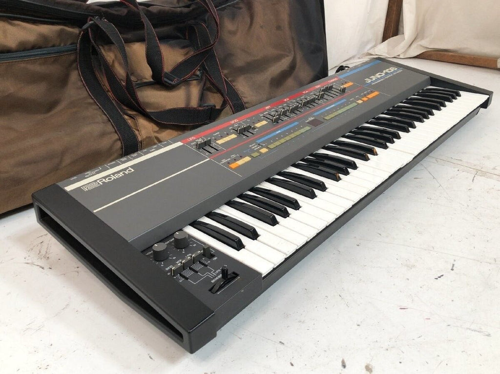 Synthétiseur analogique Roland Juno-106
