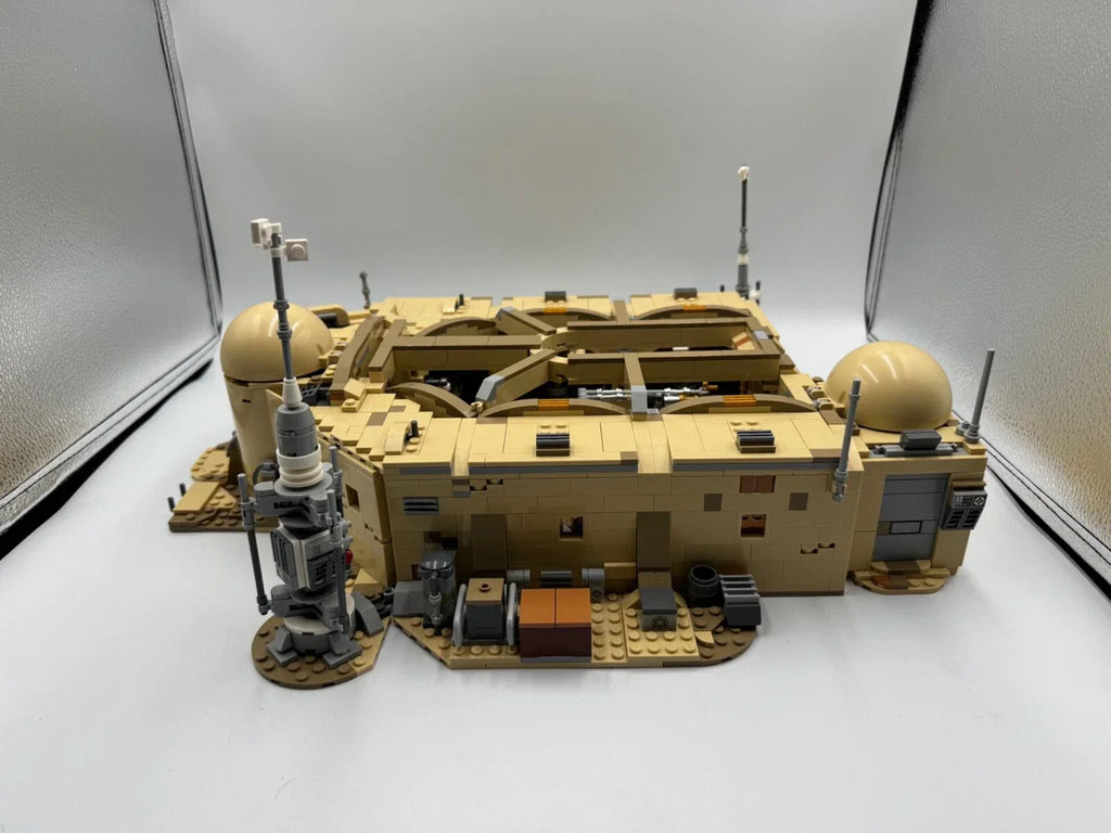 LEGO Star Wars Mos Eisley Cantina 75290