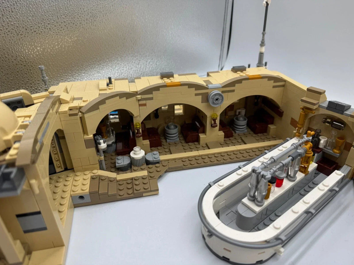 LEGO Star Wars Mos Eisley Cantina 75290