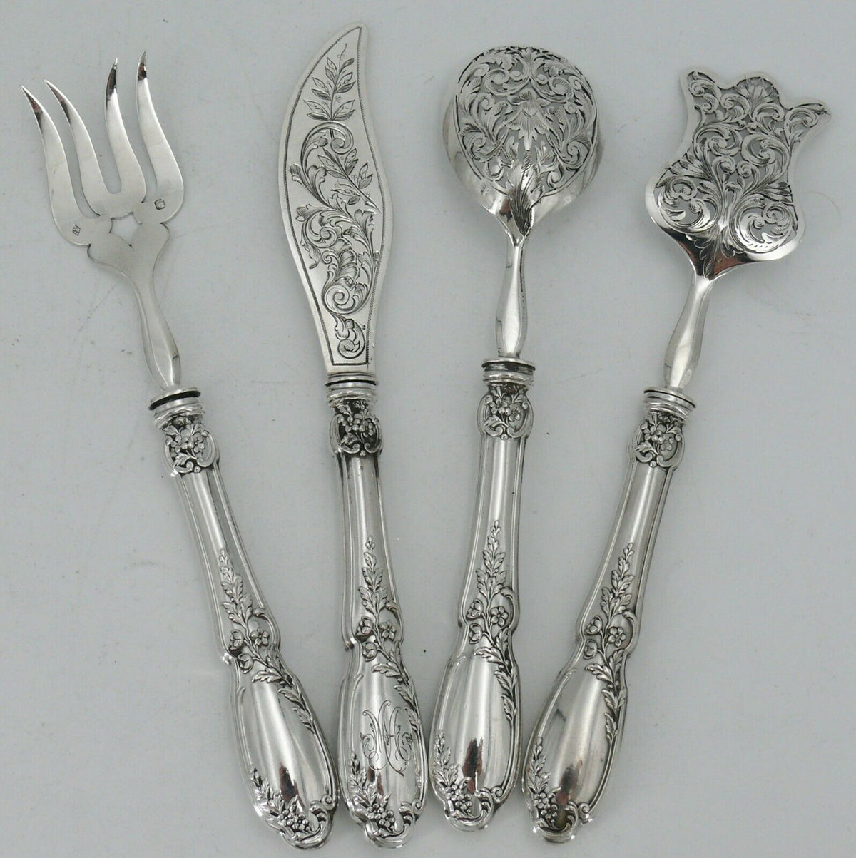 Coffret de 10 pièces de service argent massif Minerve