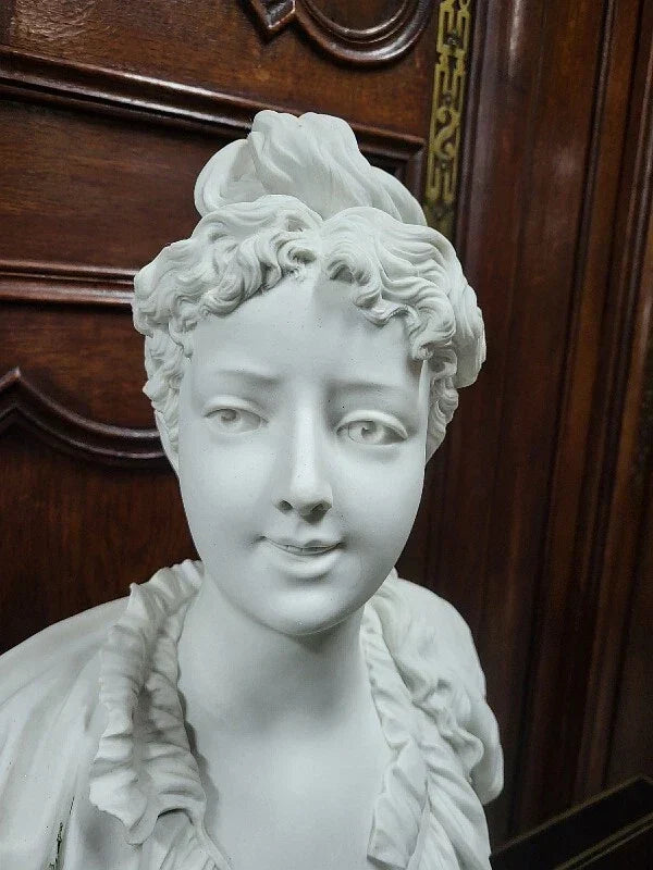 GRAND BUSTE EN BISCUIT DE FEMME