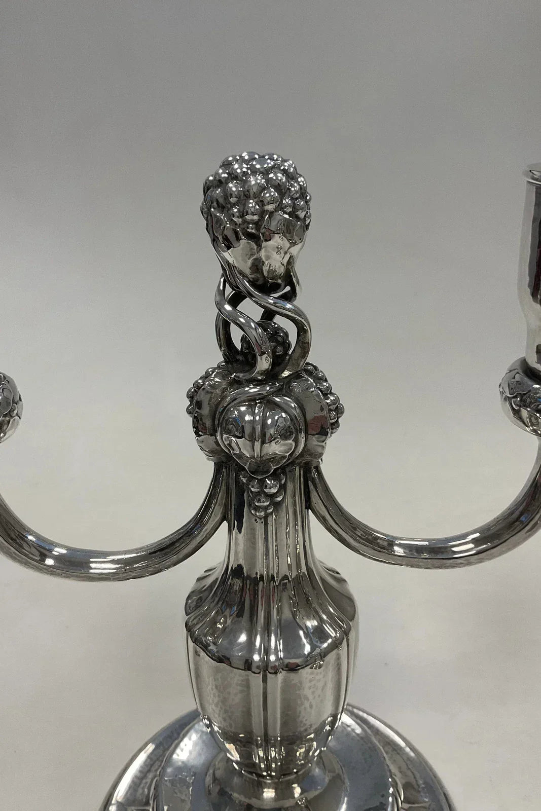 Paire de bougeoirs en argent