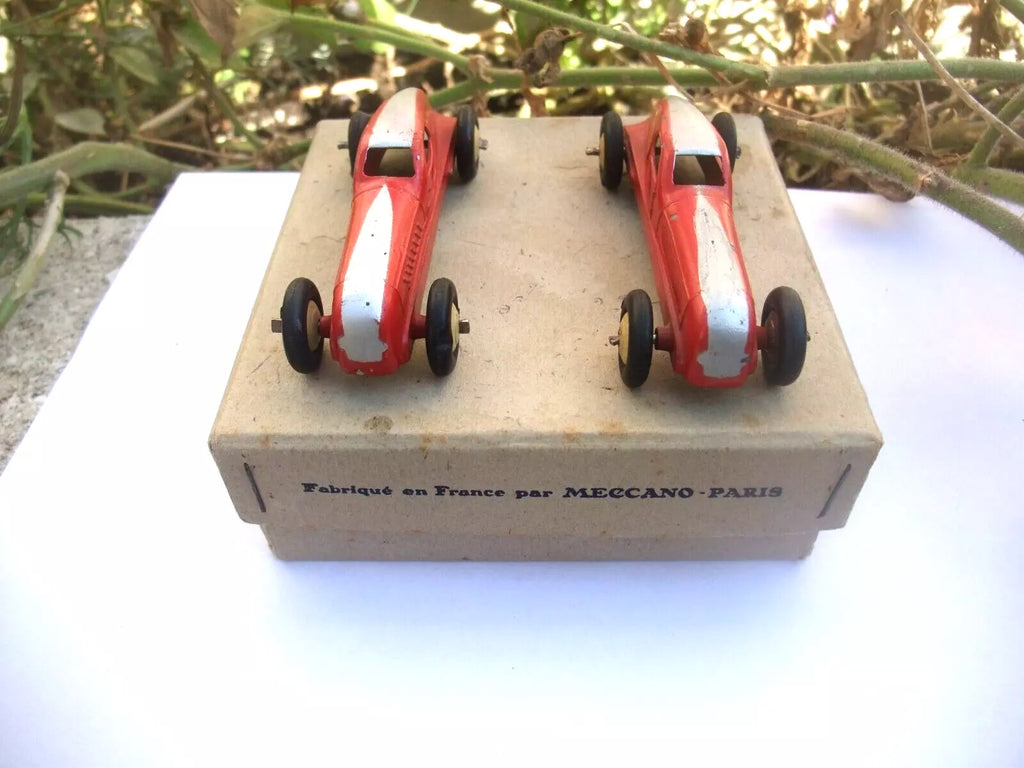 BOITE DE 6 + 2 DINKY FR 23 B RENAULT AUTO DE COURSE