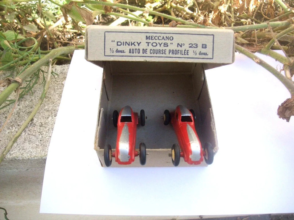 BOITE DE 6 + 2 DINKY FR 23 B RENAULT AUTO DE COURSE