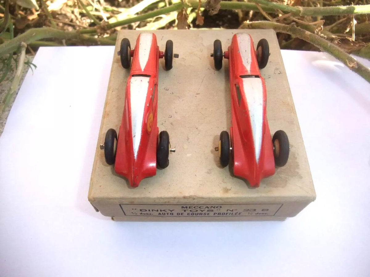 BOITE DE 6 + 2 DINKY FR 23 B RENAULT AUTO DE COURSE