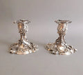 Paire de bougeoirs en argent massif