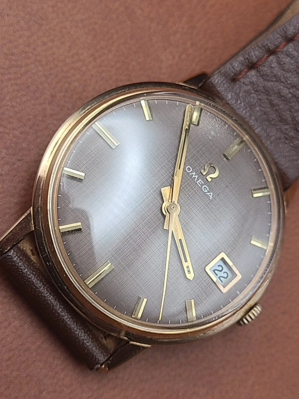 Montre oméga Genève or 18k